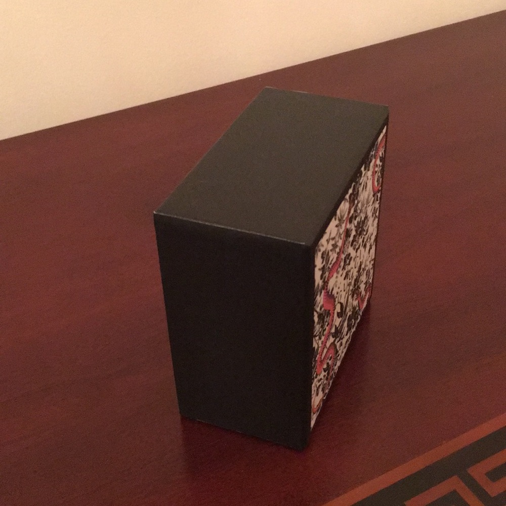 Gucci jewelry accessory box and pouch - Picture 5 of 11